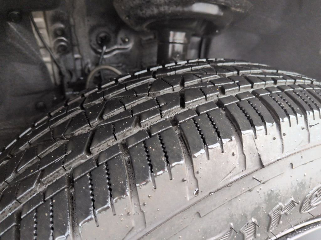 Used 2021 Toyota RAV4 LE image 28