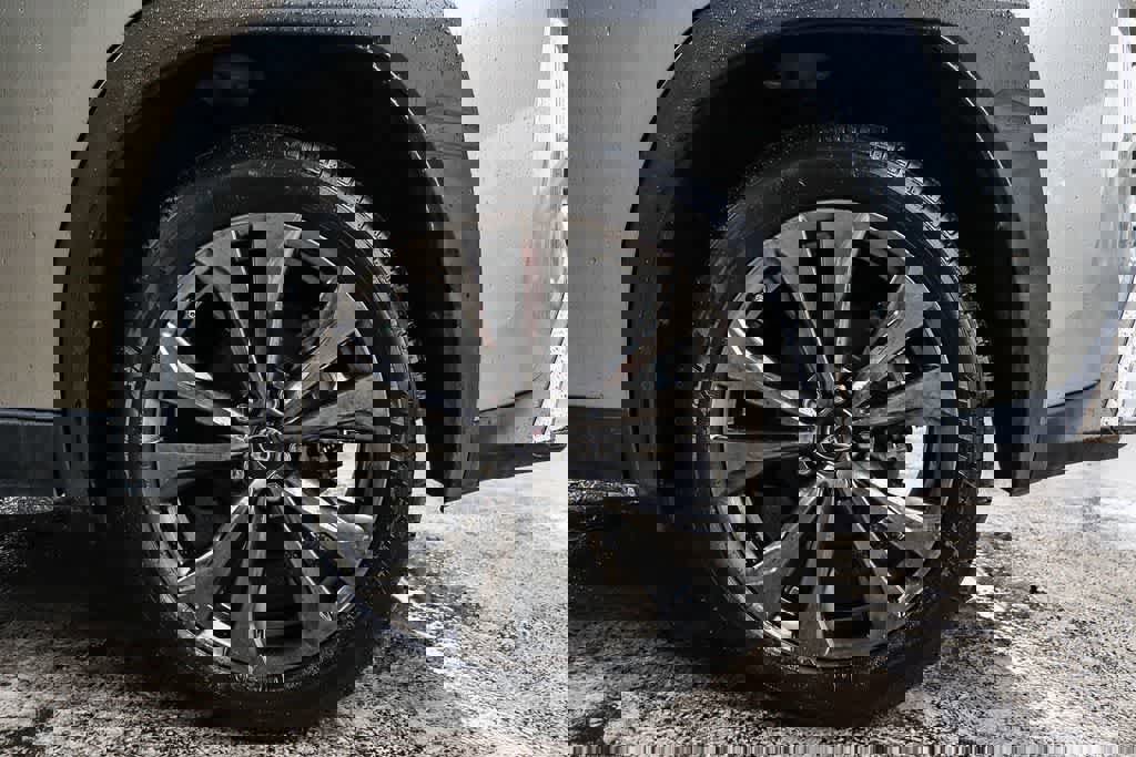 Used 2019 Lexus UX 200 F Sport w/ F Sport Premium Package image 10