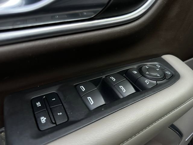 Used 2021 Chevrolet Suburban LT w/ LT Signature Package RWD image 12