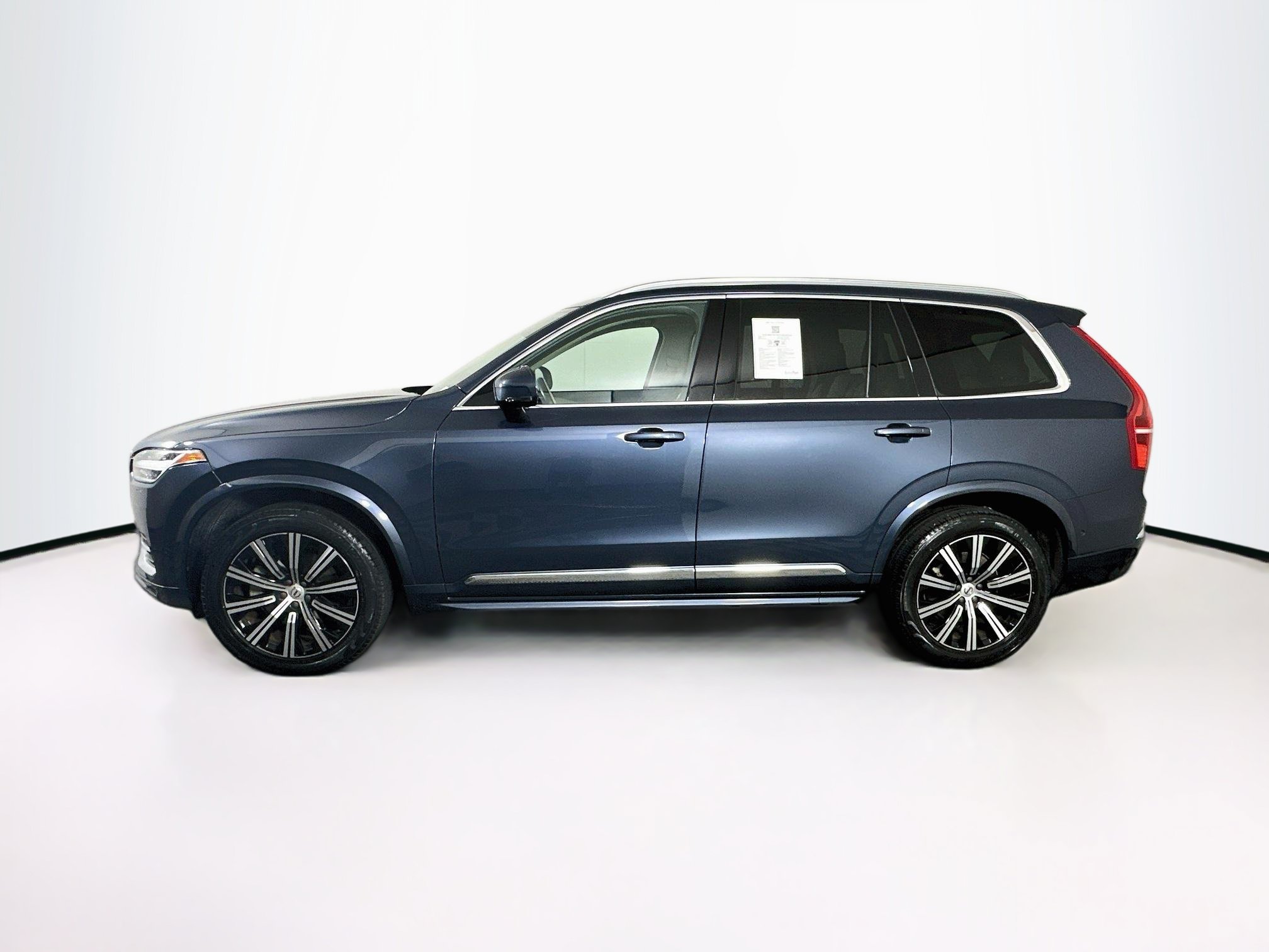 Used 2023 Volvo XC90 B6 Plus AWD/4WD image 4