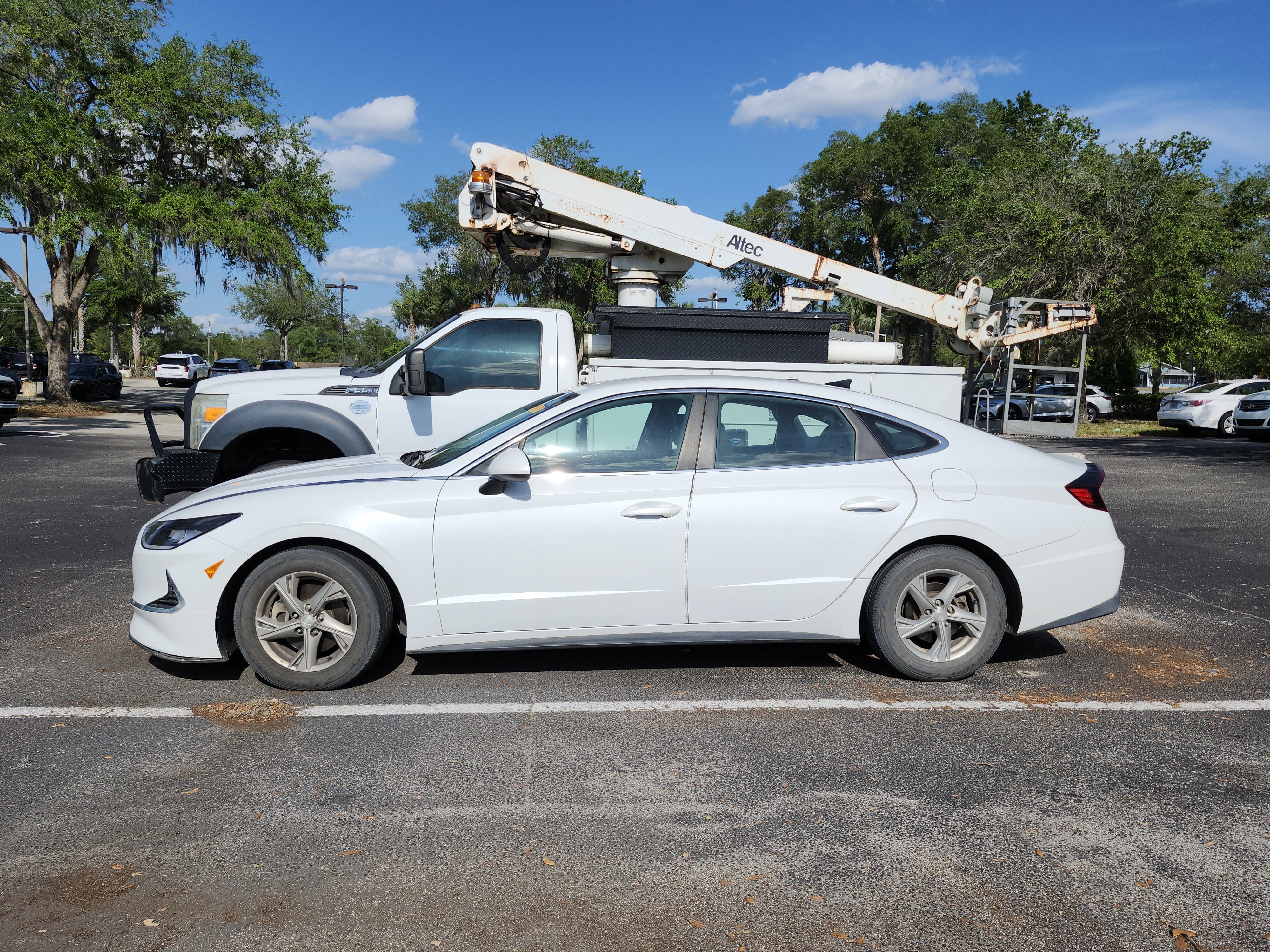 Used 2020 Hyundai Sonata SE w/ Cargo Package FWD image 2
