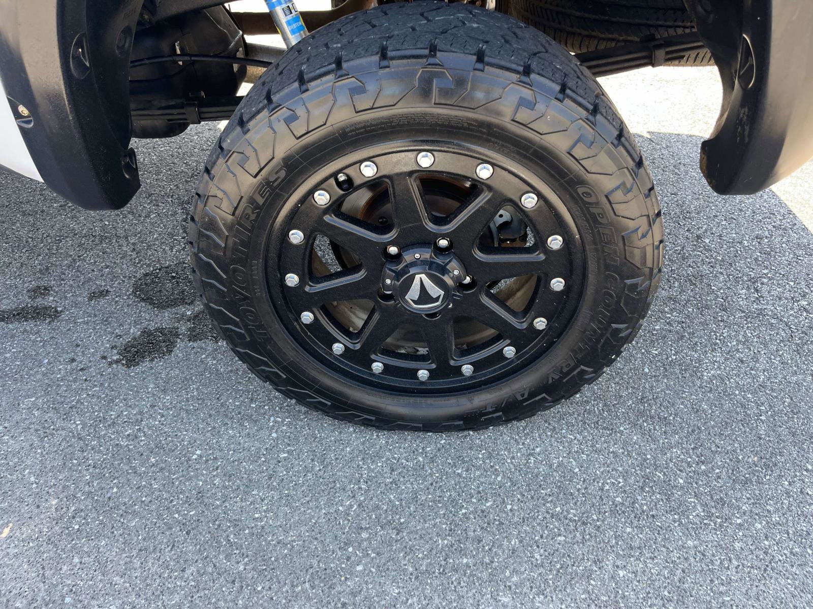 Used 2012 Toyota Tundra 4x4 CrewMax w/ SR5 Pkg image 6