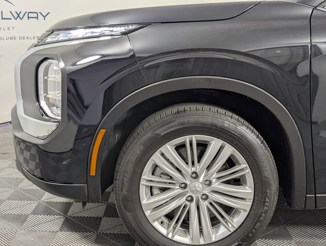 Used 2024 Mitsubishi Outlander ES image 3