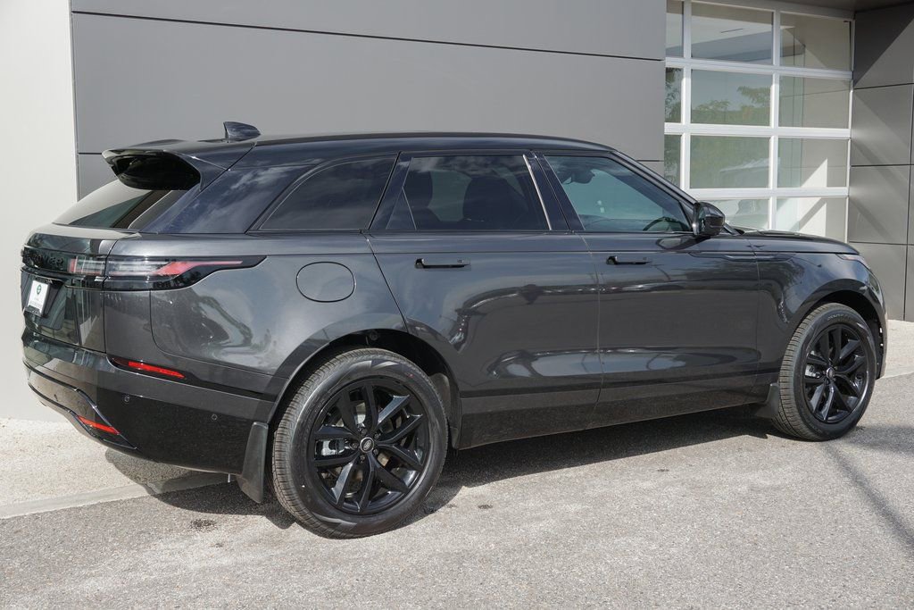 Used 2025 Land Rover Range Rover Velar Dynamic SE image 4