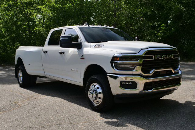 Used 2025 RAM 3500 Lone Star AWD/4WD image 4