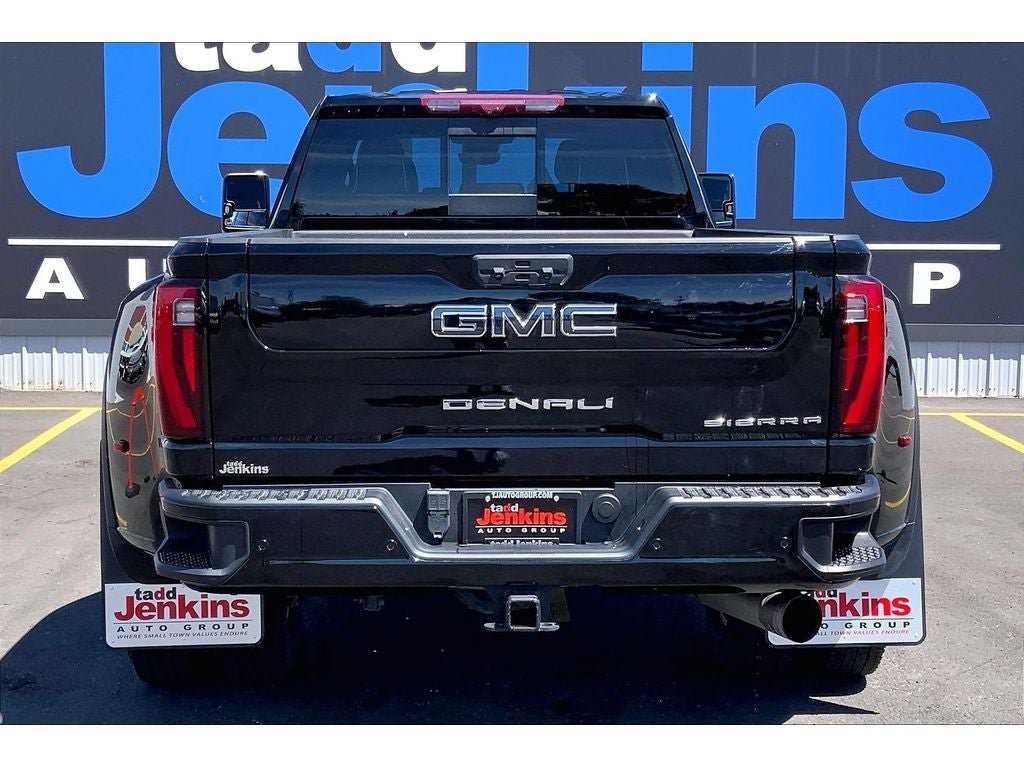 Used 2025 GMC Sierra 3500 Denali Ultimate AWD/4WD image 4