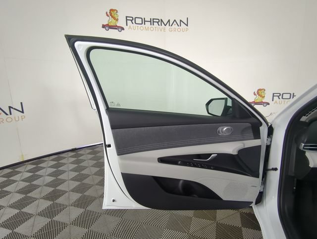 New 2026 Hyundai Elantra Limited FWD image 17