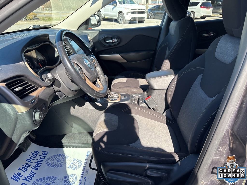 Used 2018 Jeep Cherokee Latitude w/ Altitude Package image 54
