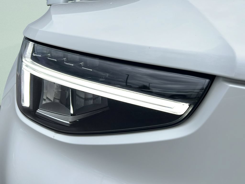 Used 2024 Volvo XC40 B5 Plus w/ Climate Package AWD/4WD image 9