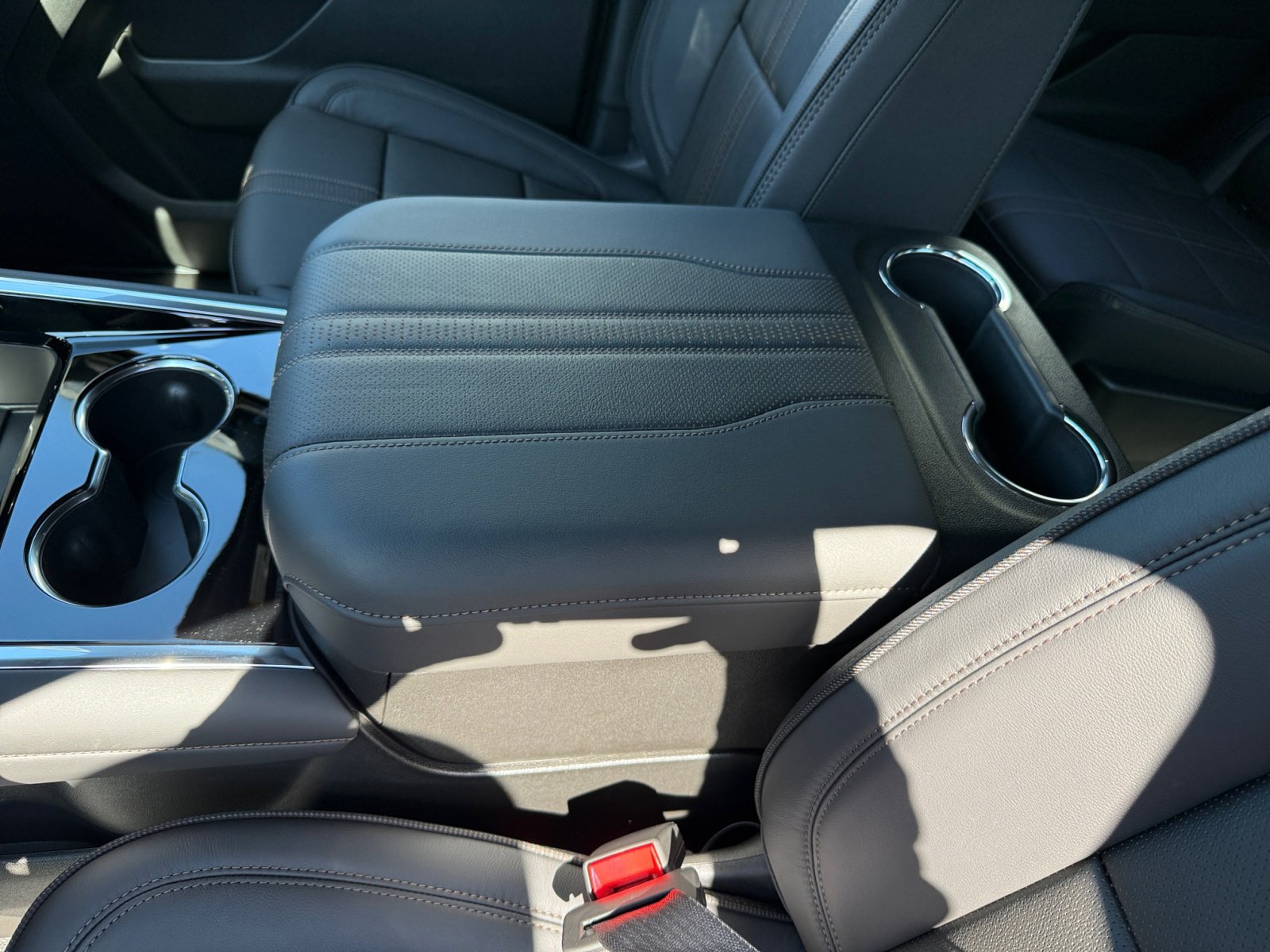 New 2025 Chevrolet Suburban High Country w/ Sun And Tow Package RWD image 14