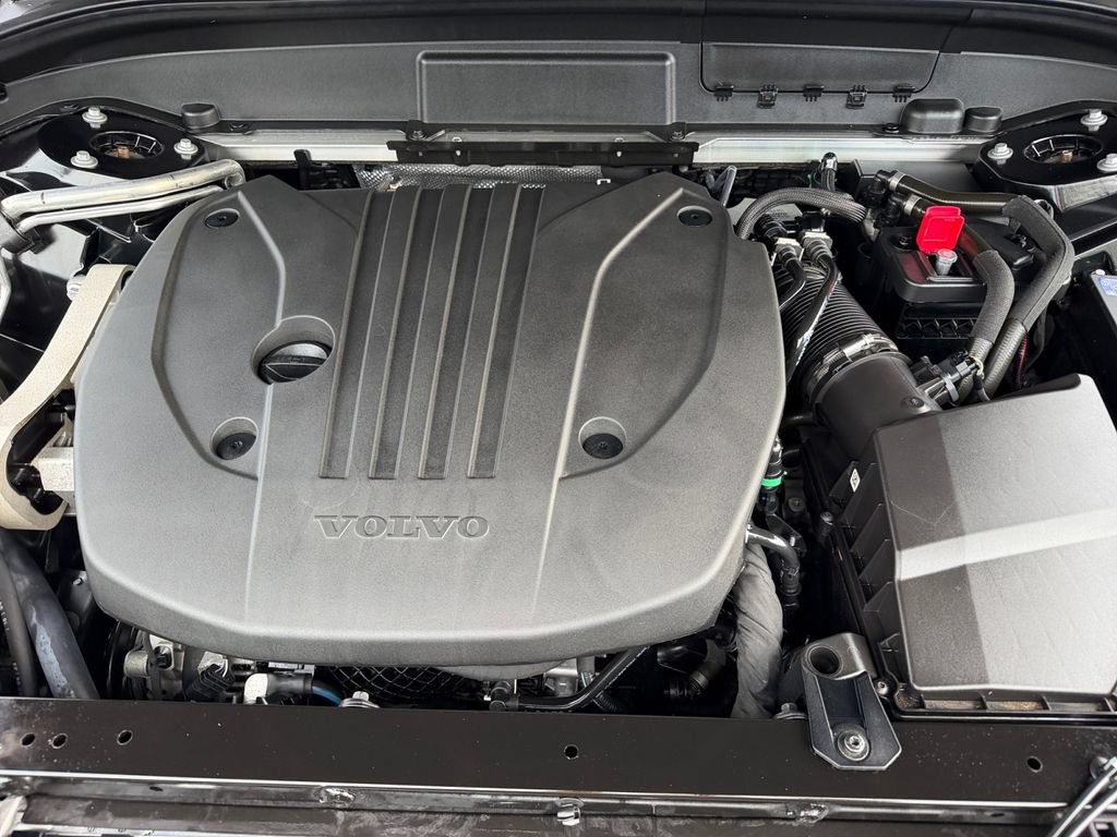 Certified 2024 Volvo XC60 B5 Plus w/ Climate Package AWD/4WD image 29