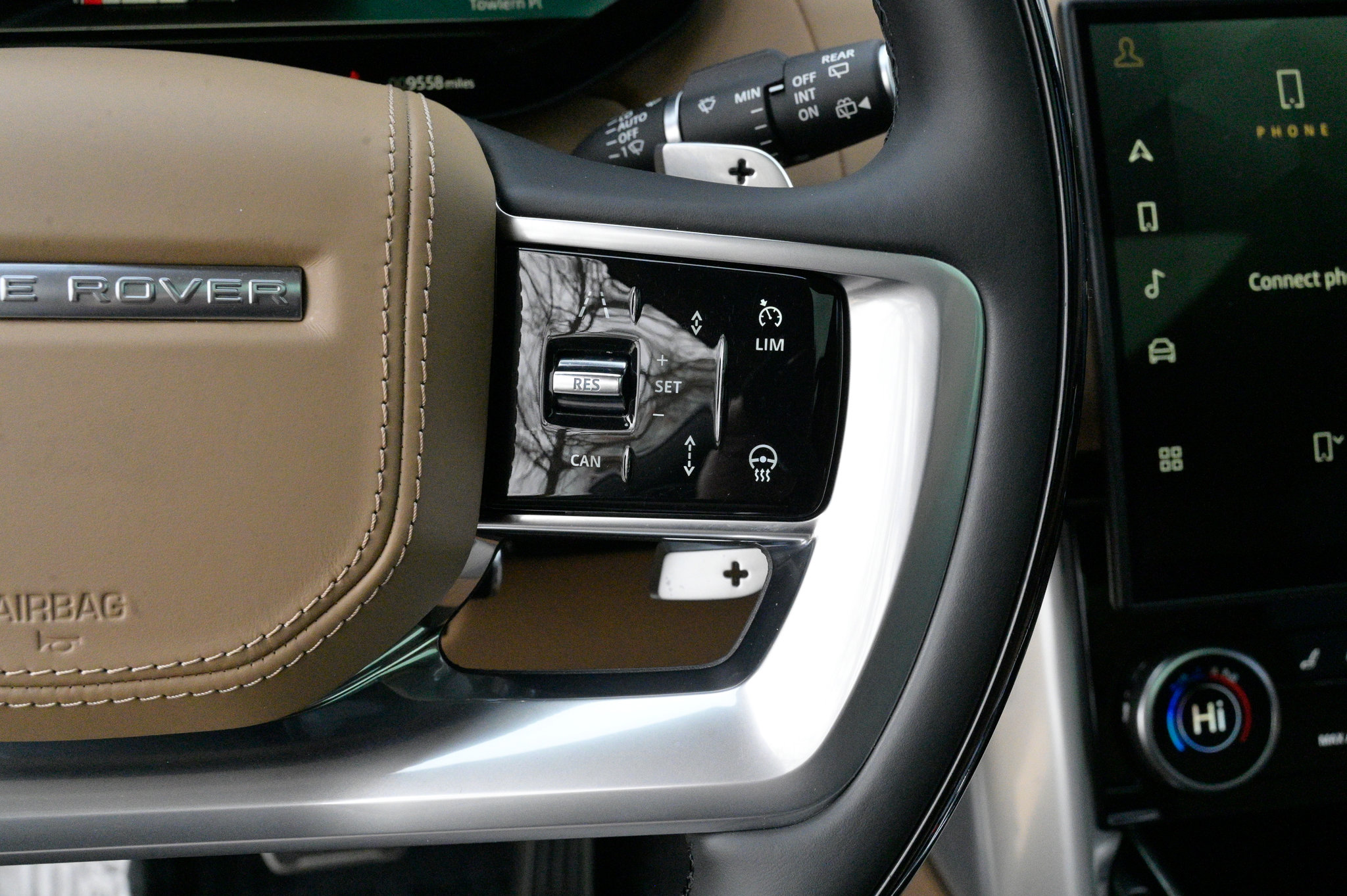 Used 2023 Land Rover Range Rover SE image 26