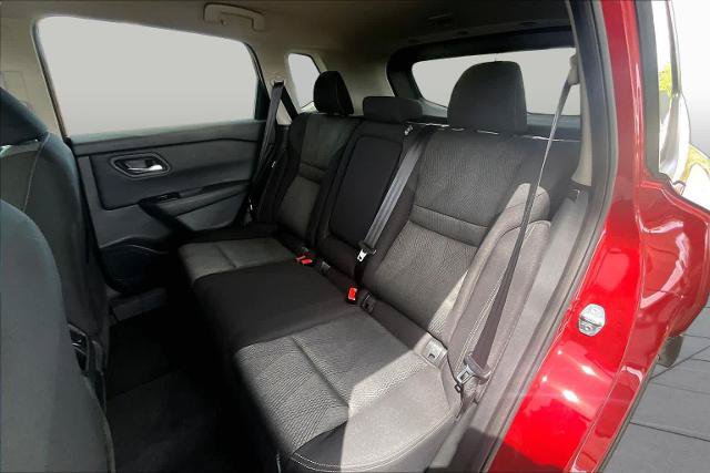 Certified 2024 Nissan Rogue SV FWD image 19