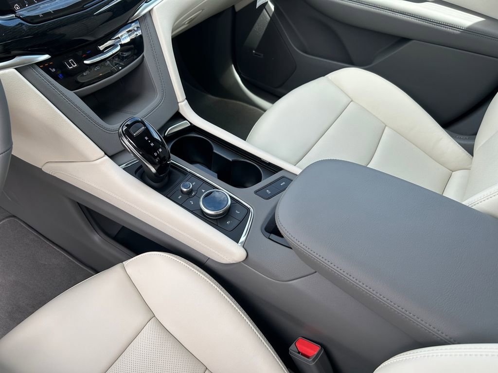 Used 2025 Cadillac XT6 Premium Luxury w/ Technology Package image 20