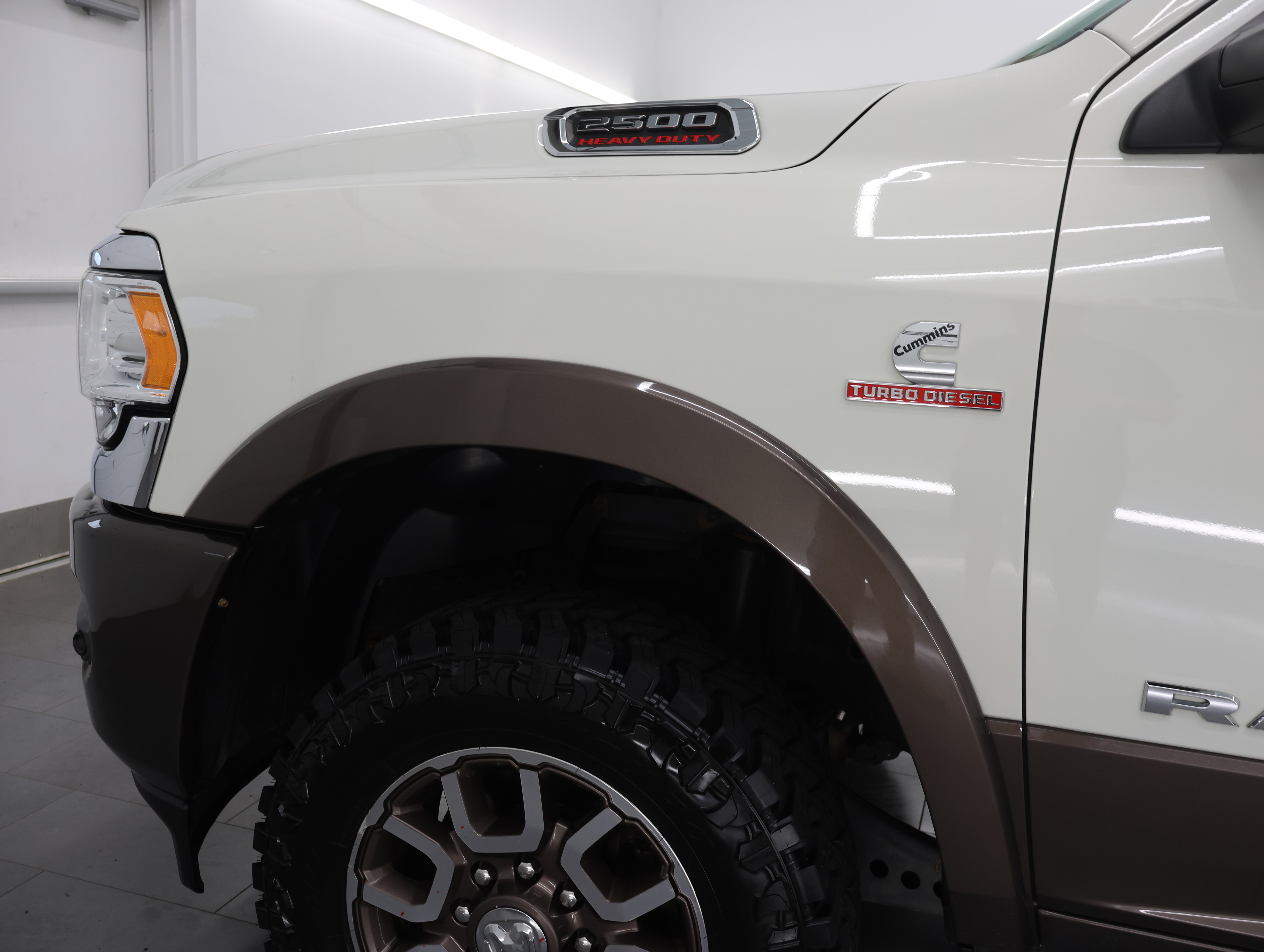Used 2019 RAM 2500 Limited AWD/4WD image 40