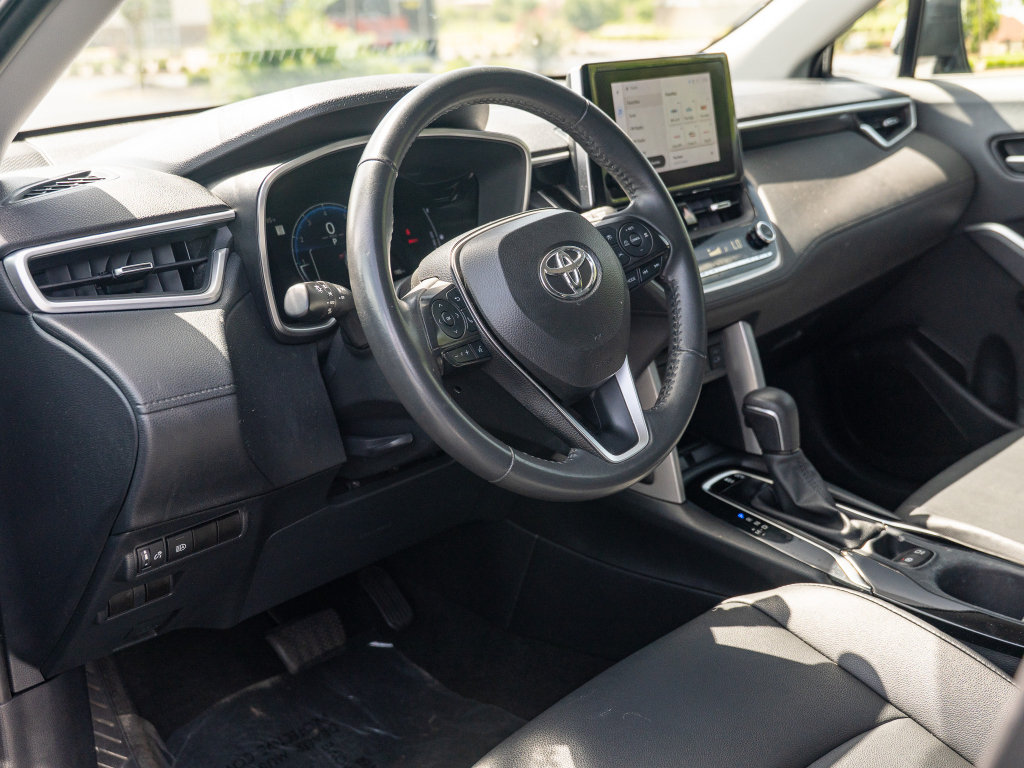 Used 2024 Toyota Corolla Cross XLE FWD image 10