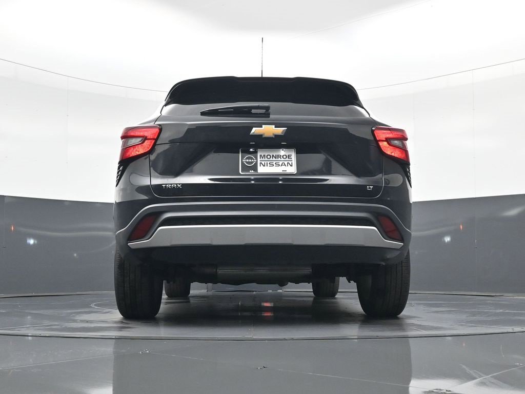 Used 2024 Chevrolet Trax LT w/ LT Convenience Package image 20