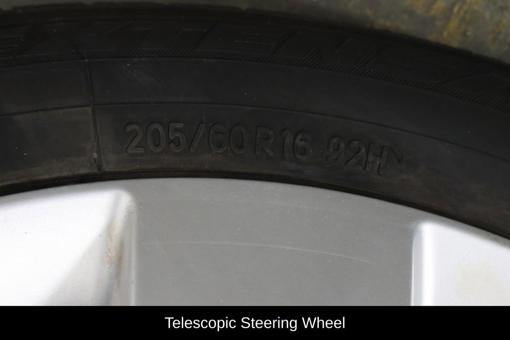 Used 2013 Hyundai Elantra GLS image 32