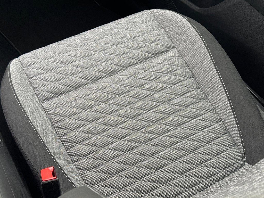 Used 2025 Volkswagen Tiguan S image 16