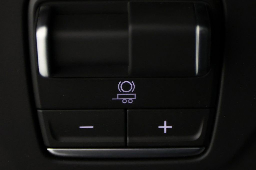 Used 2026 Cadillac Escalade ESV V image 30