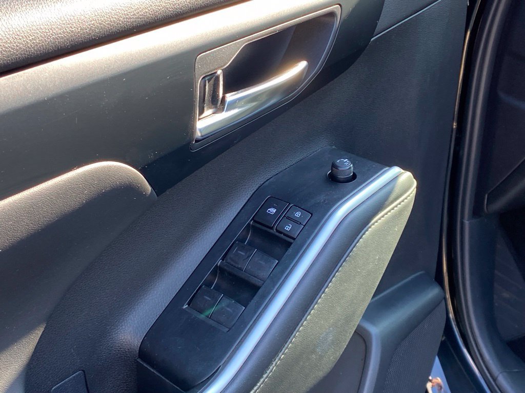 Used 2025 Toyota Highlander XLE AWD/4WD image 10