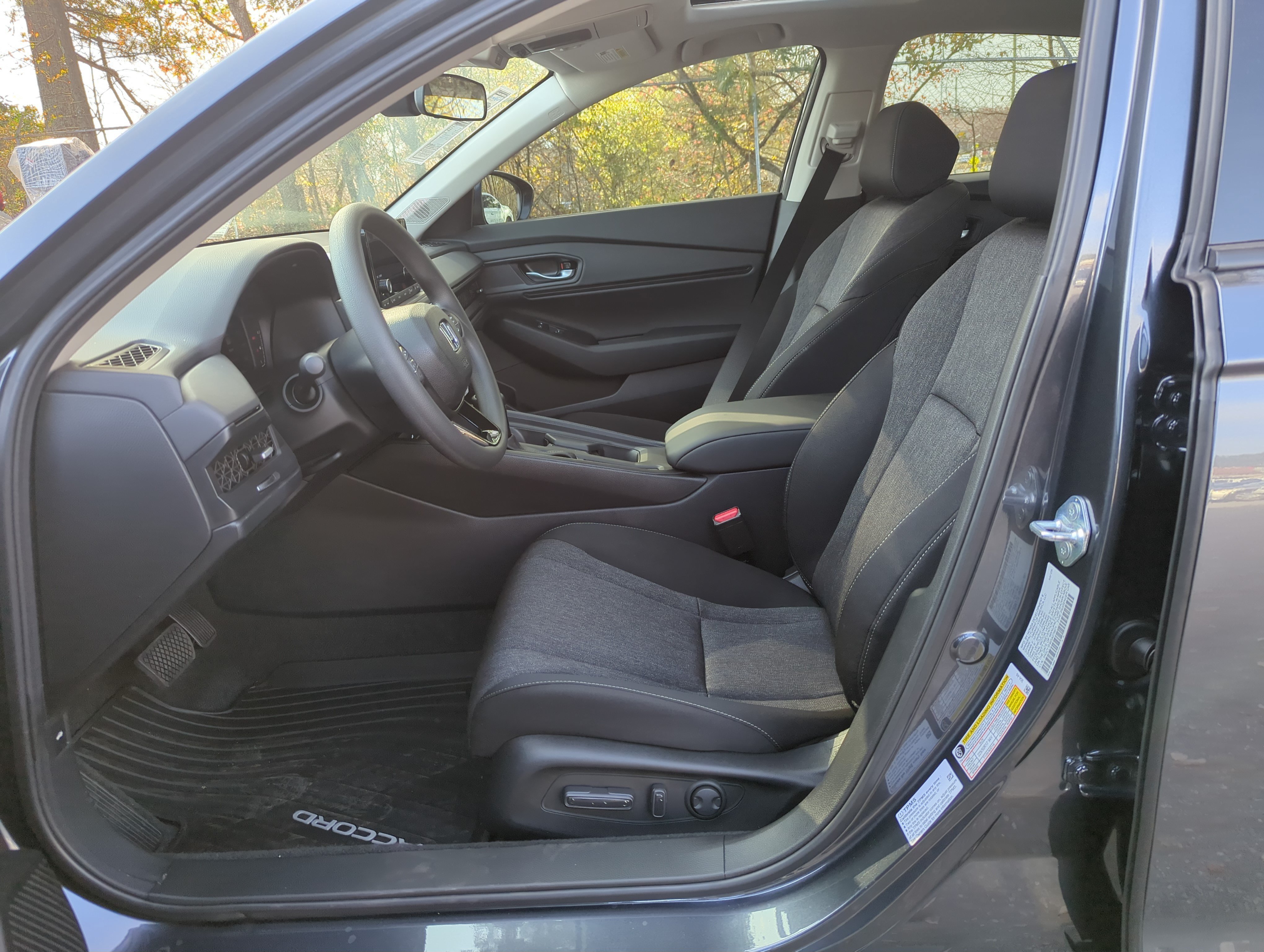 Certified 2025 Honda Accord SE image 18