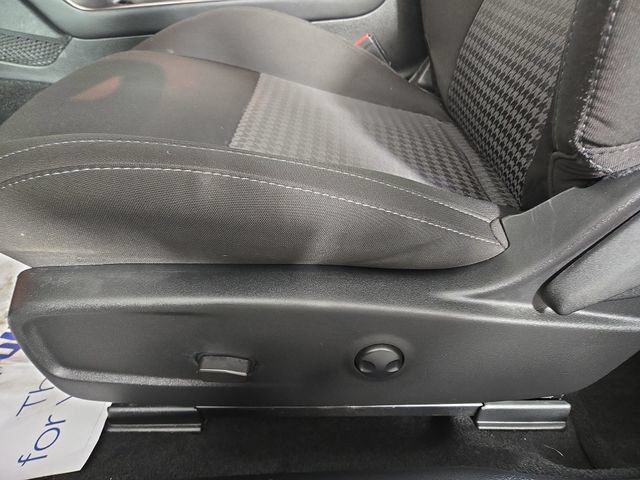Used 2022 Dodge Challenger R/T RWD image 29