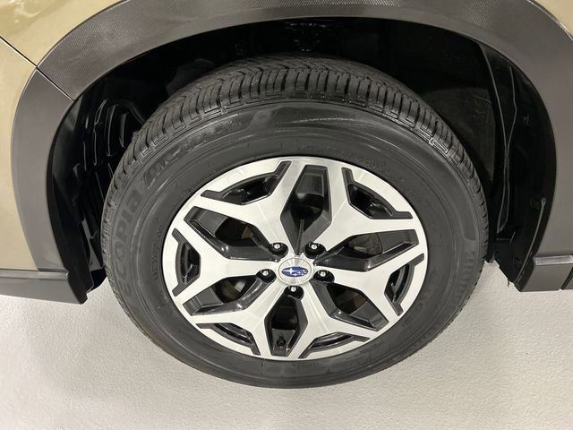 Used 2023 Subaru Forester Premium image 8