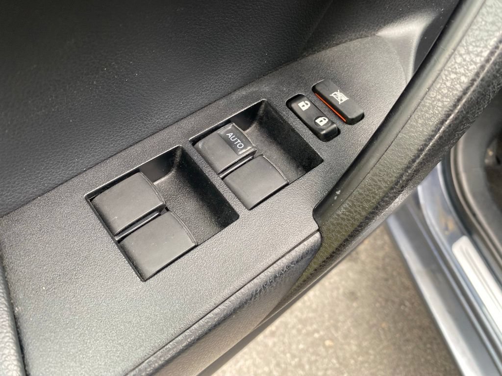 Used 2017 Toyota Corolla SE w/ Body Protection Package FWD image 13