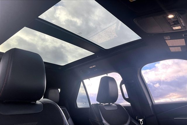 Used 2025 Ford Explorer ST image 28