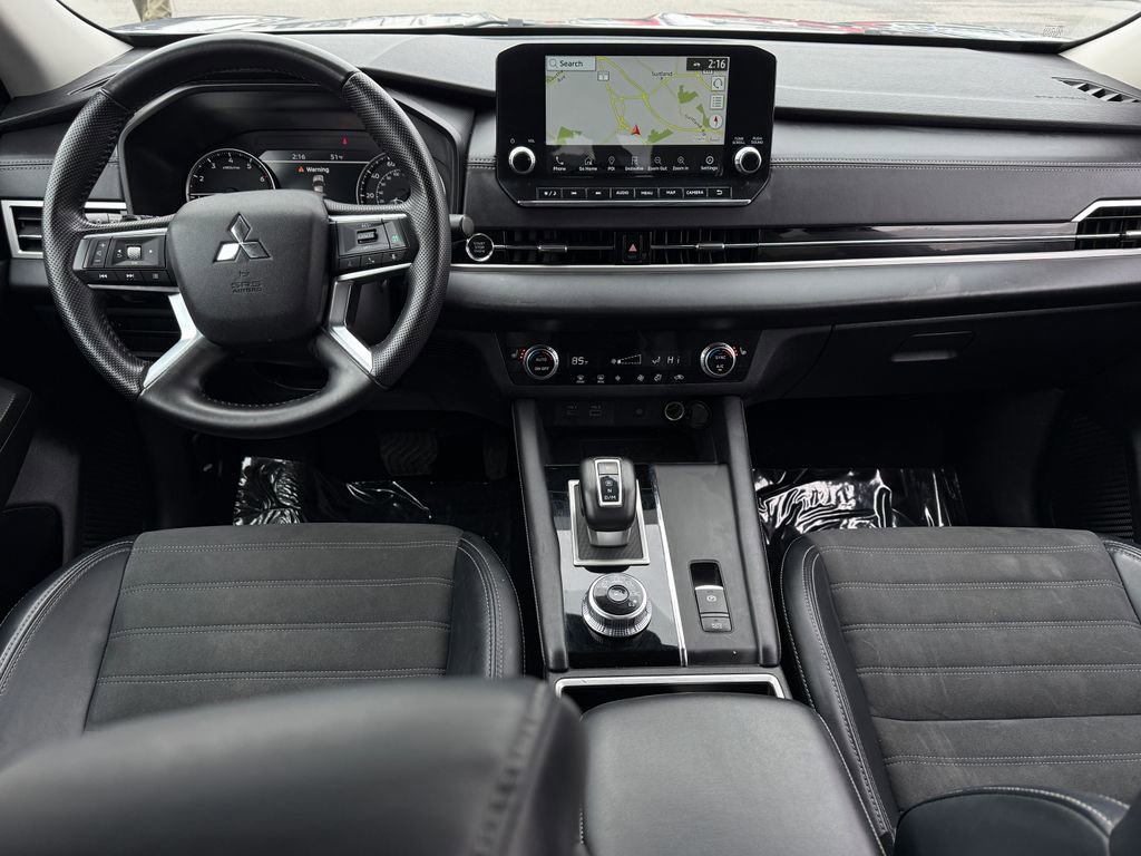 Used 2024 Mitsubishi Outlander SE image 17
