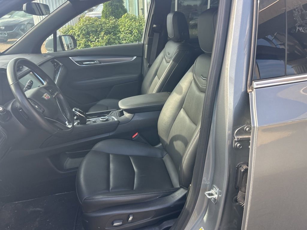 Certified 2024 Cadillac XT6 Luxury w/ LPO, Floor Liner Package image 13