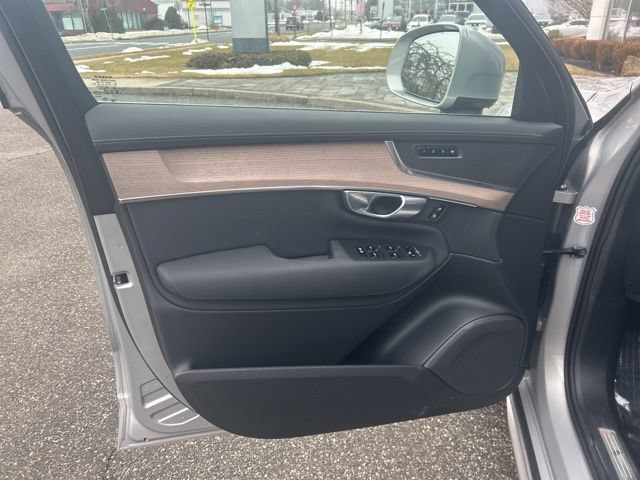 Used 2025 Volvo XC90 B6 Plus AWD/4WD image 17
