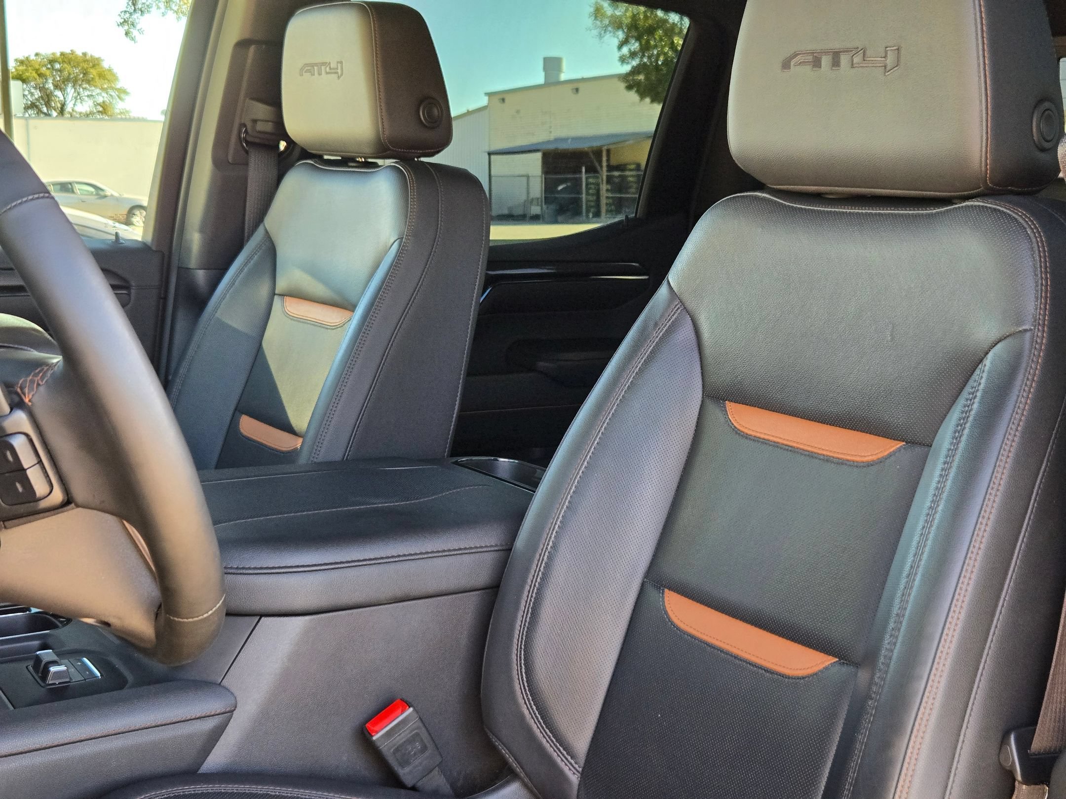 Used 2024 GMC Sierra 1500 AT4 w/ Technology Package AWD/4WD image 13