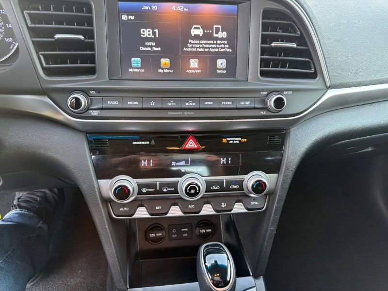 Used 2020 Hyundai Elantra SEL w/ Cargo Package (C1) image 16