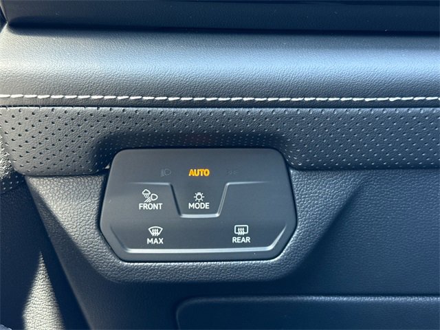 New 2026 Volkswagen Atlas Cross Sport SEL R-Line image 43