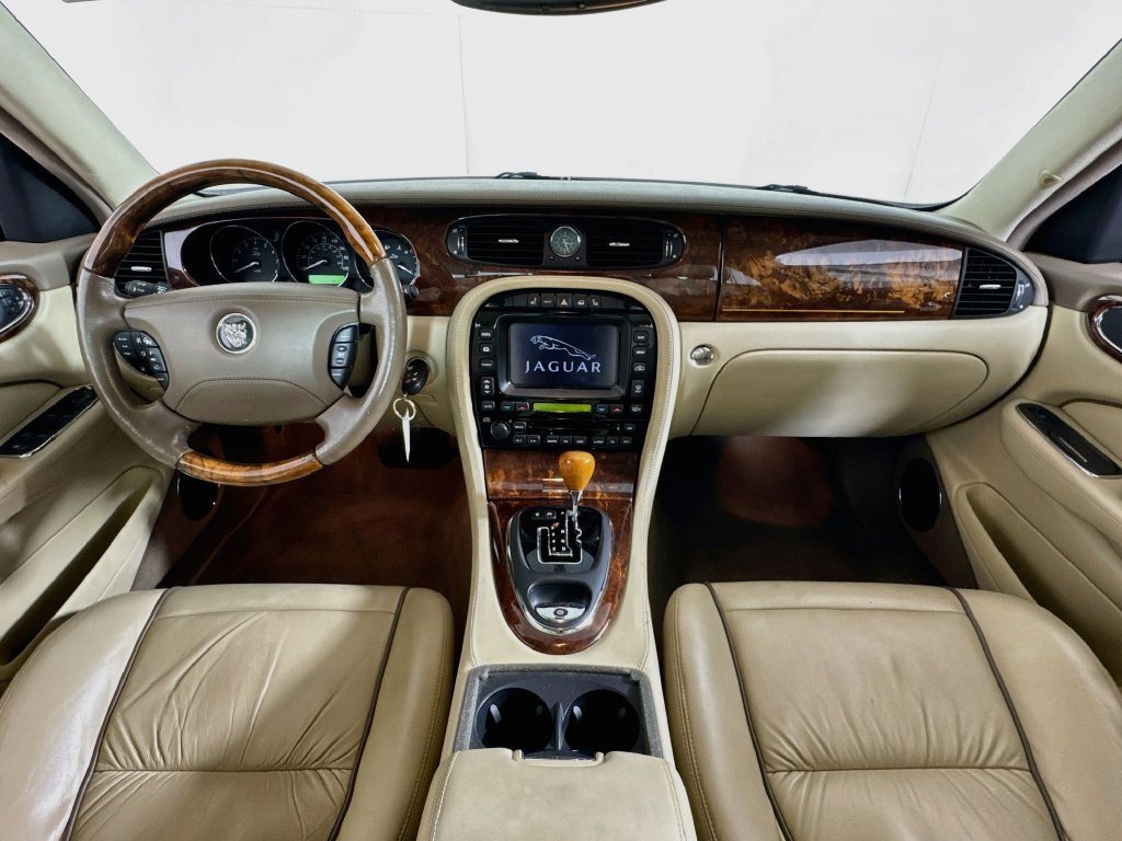 Used 2005 Jaguar XJ8 RWD image 30