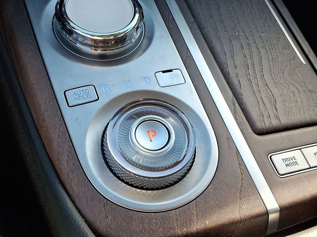 Used 2024 Genesis G80 image 12