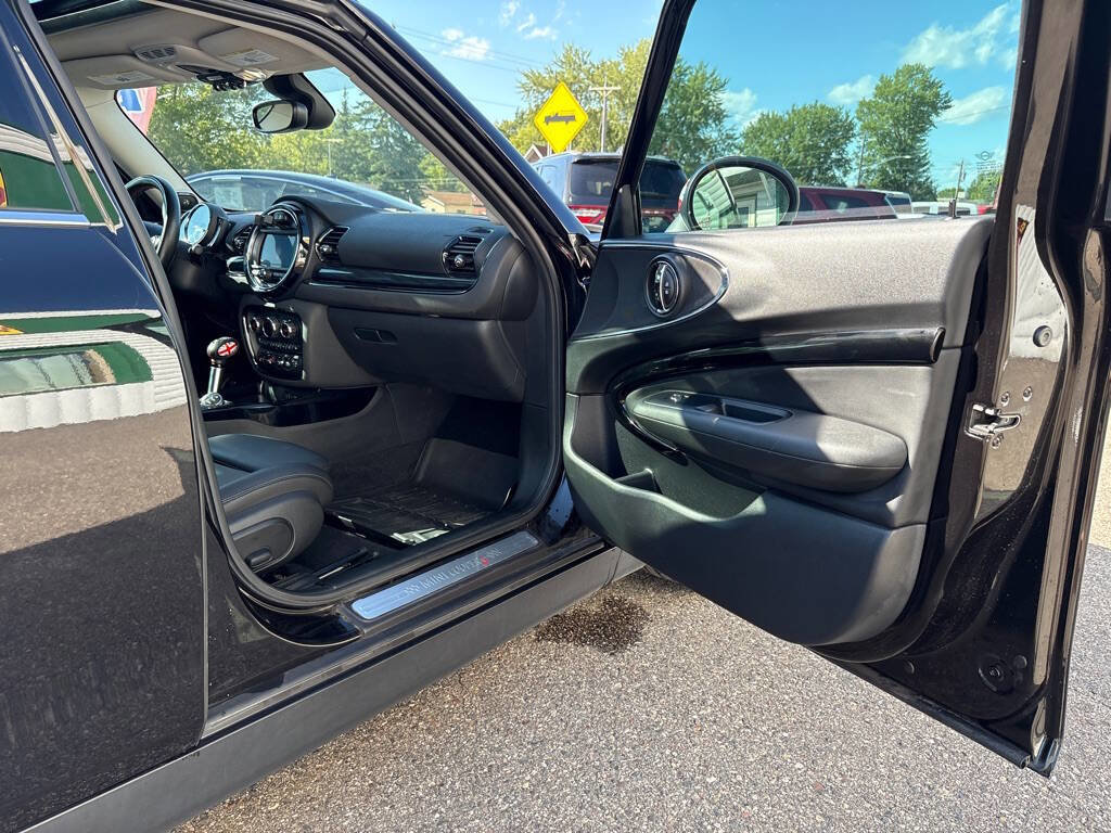 Used 2019 MINI Cooper Clubman S w/ Premium Package image 24
