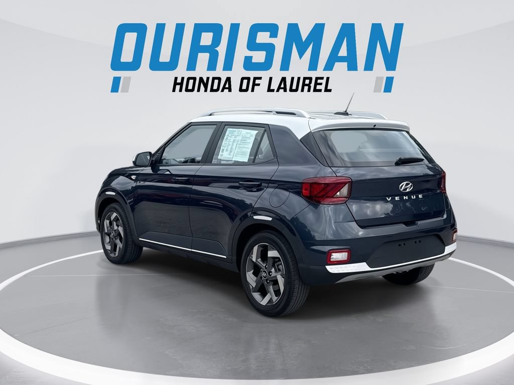 Used 2023 Hyundai Venue Limited FWD image 6