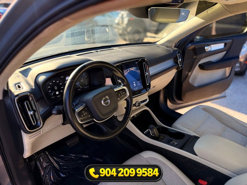 Used 2020 Volvo XC40 T5 Momentum w/ Protection Package Premier image 26