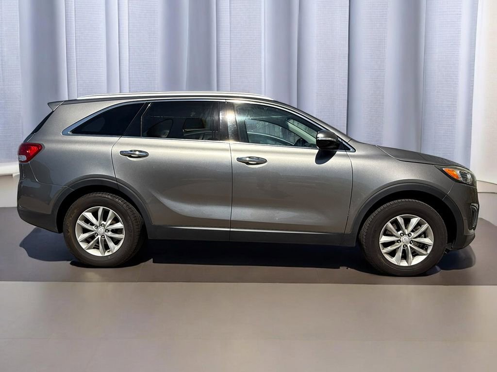 Used 2016 Kia Sorento LX image 21