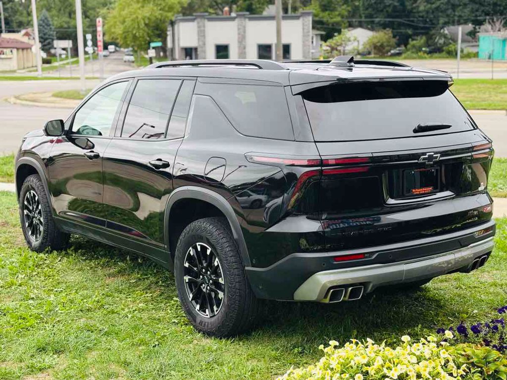 Used 2025 Chevrolet Traverse Z71 w/ Enhanced Driving Package AWD/4WD image 13