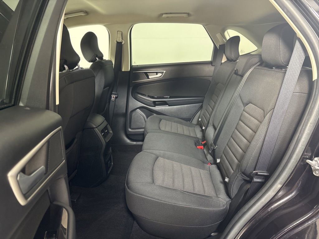 Used 2019 Ford Edge SEL image 18