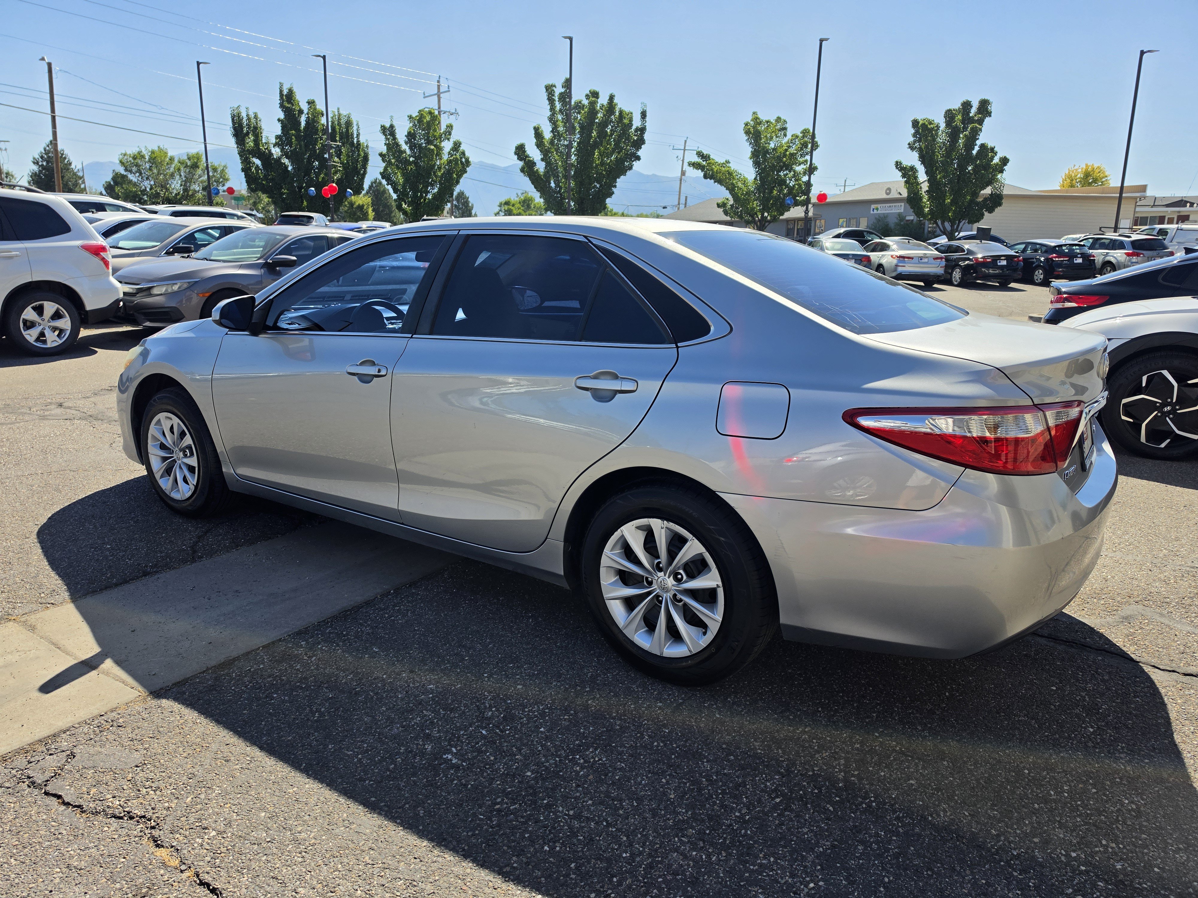 Used 2017 Toyota Camry LE FWD image 5