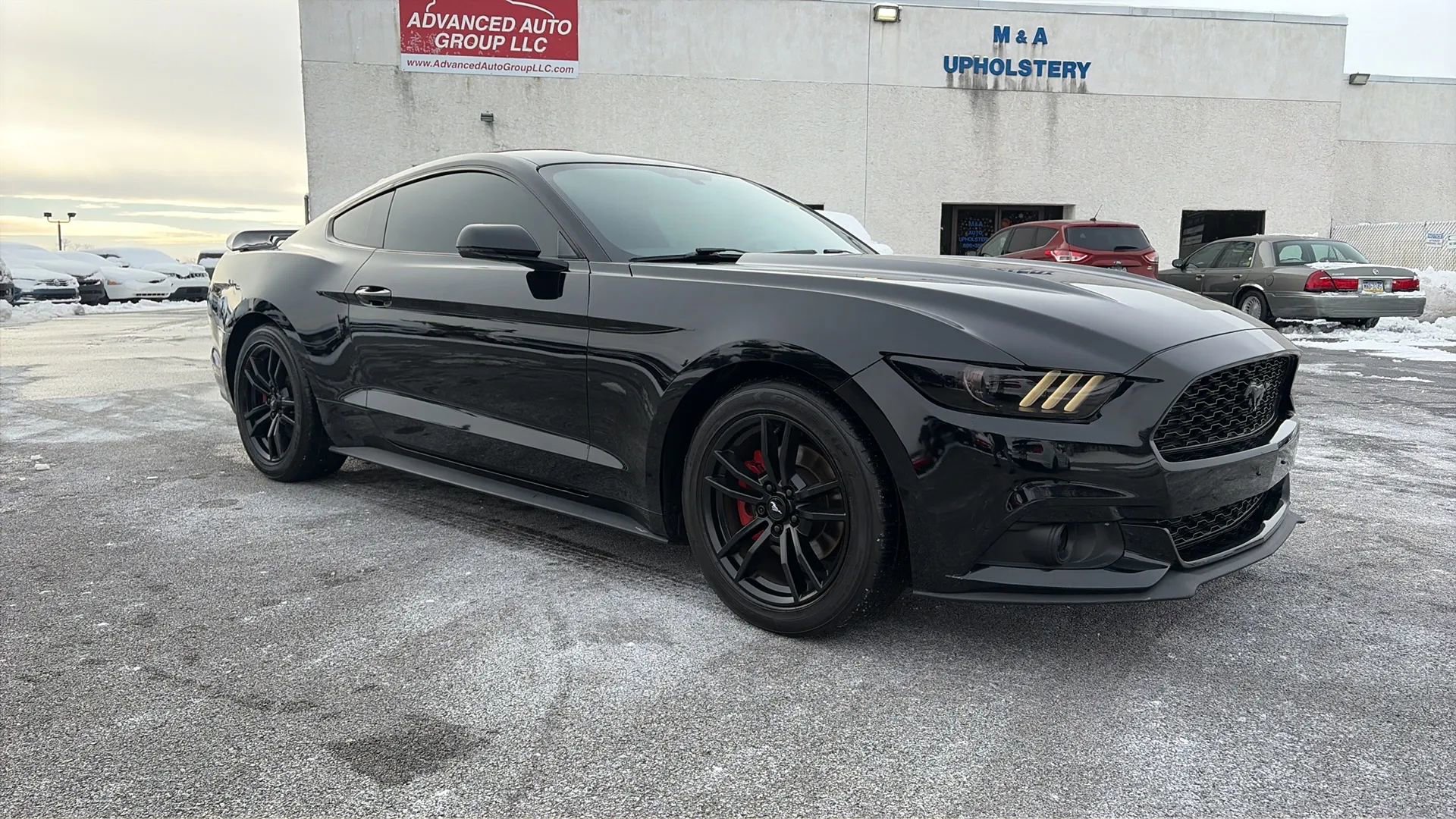 Used 2017 Ford Mustang Coupe image 3