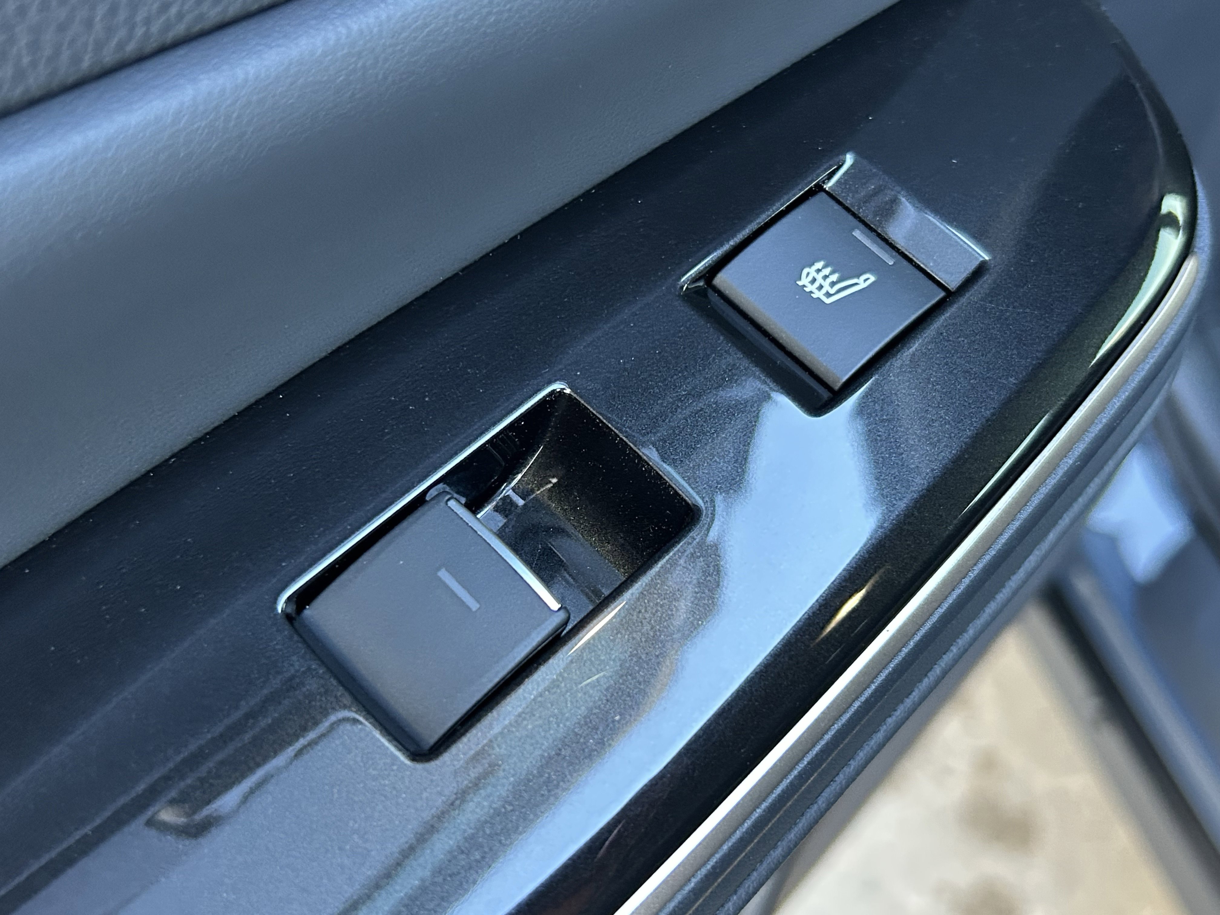 Certified 2025 Toyota Crown Signia AWD/4WD image 22