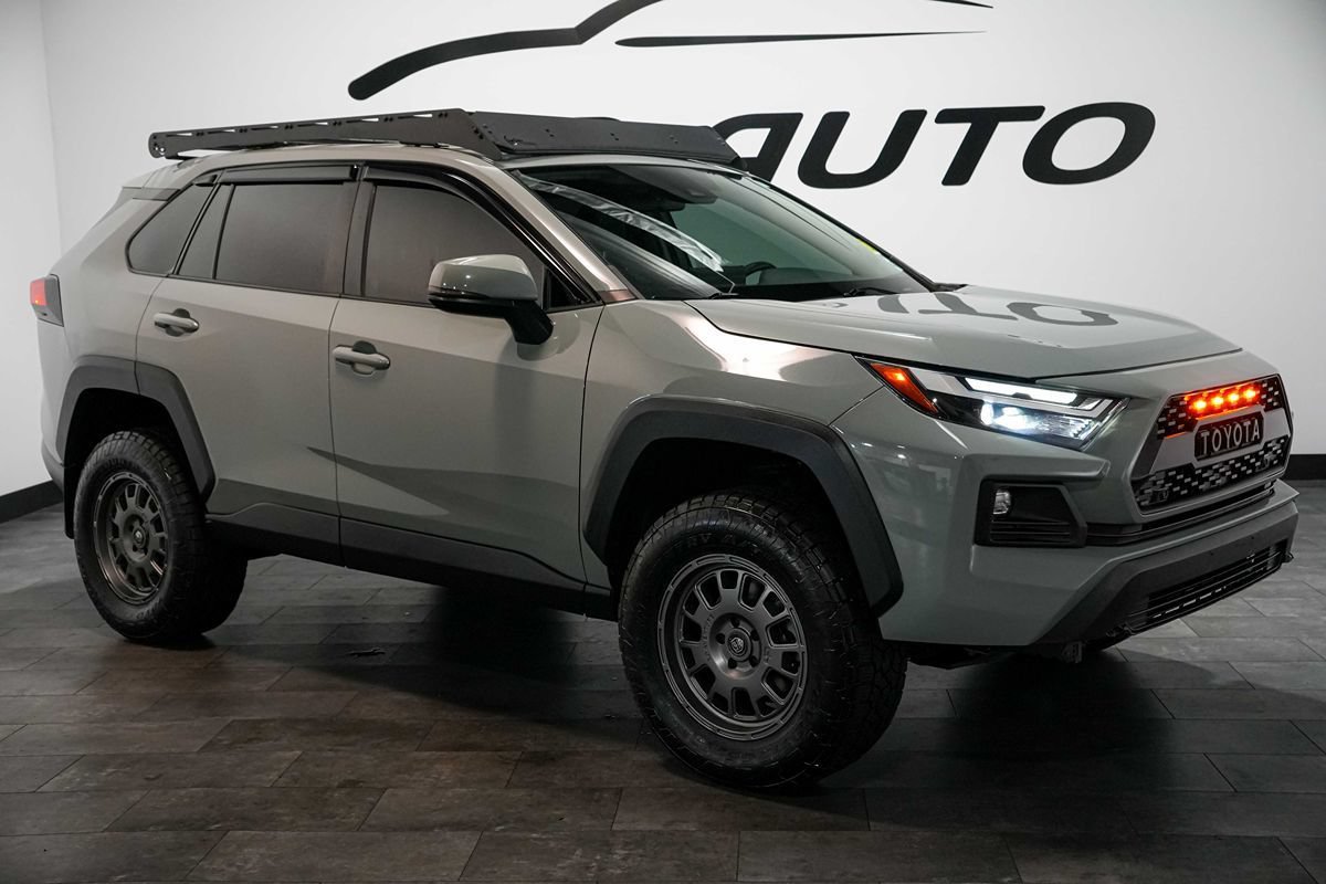 Used 2022 Toyota RAV4 Adventure AWD/4WD image 7