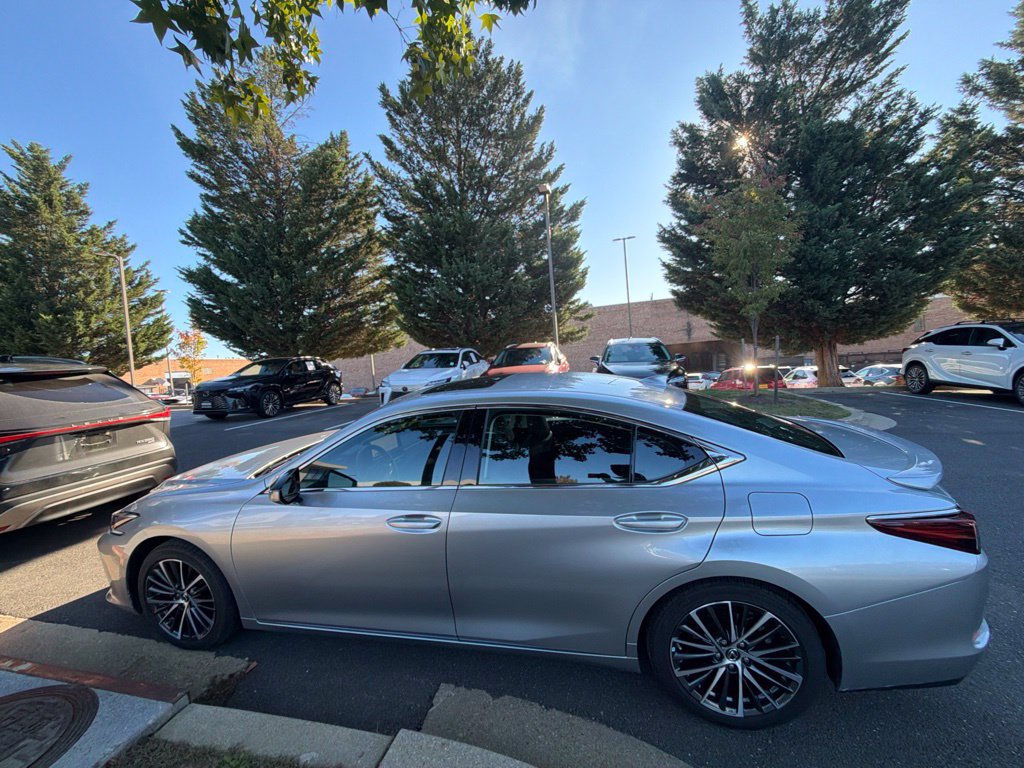 Certified 2023 Lexus ES 350 w/ Premium Package FWD image 17