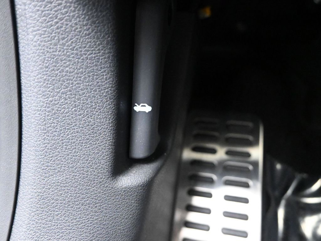 Used 2025 Genesis G70 3.3T Advanced w/ Sport Prestige Package image 21